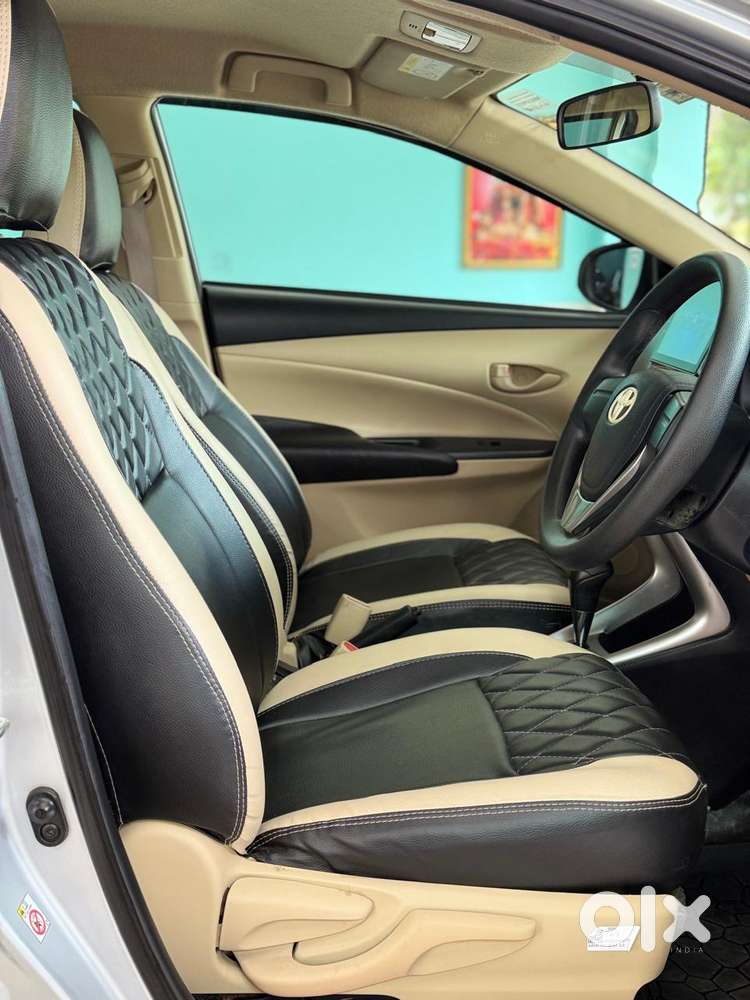 Toyota Yaris J Cvt, 2019, Petrol