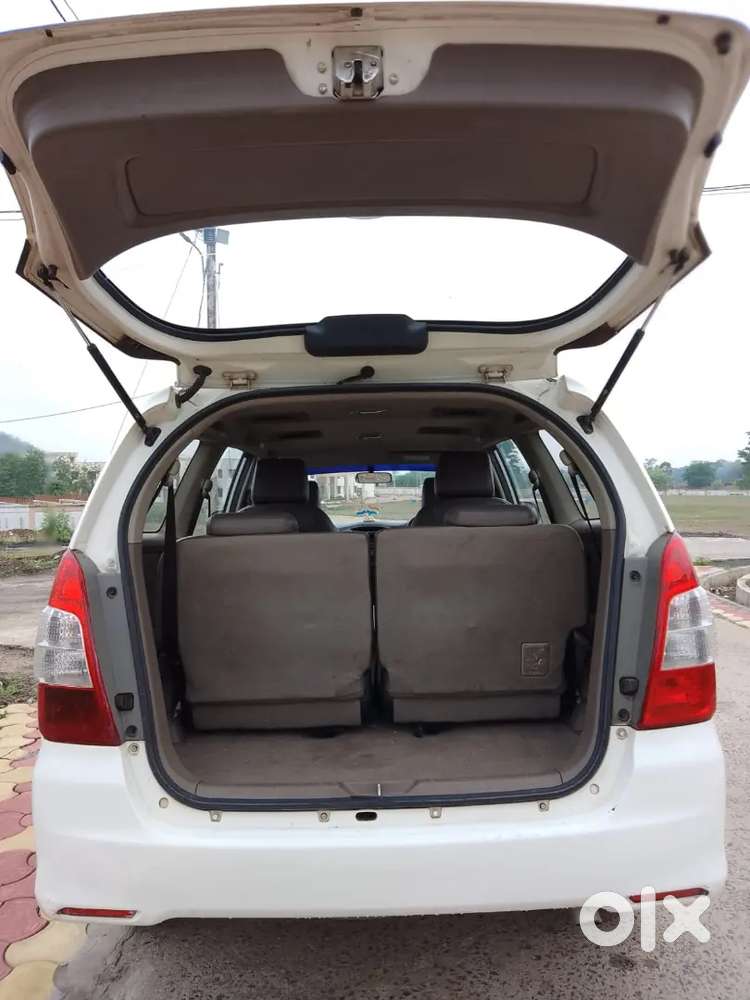 Toyota Innova 2016 Diesel 120000 Km Driven