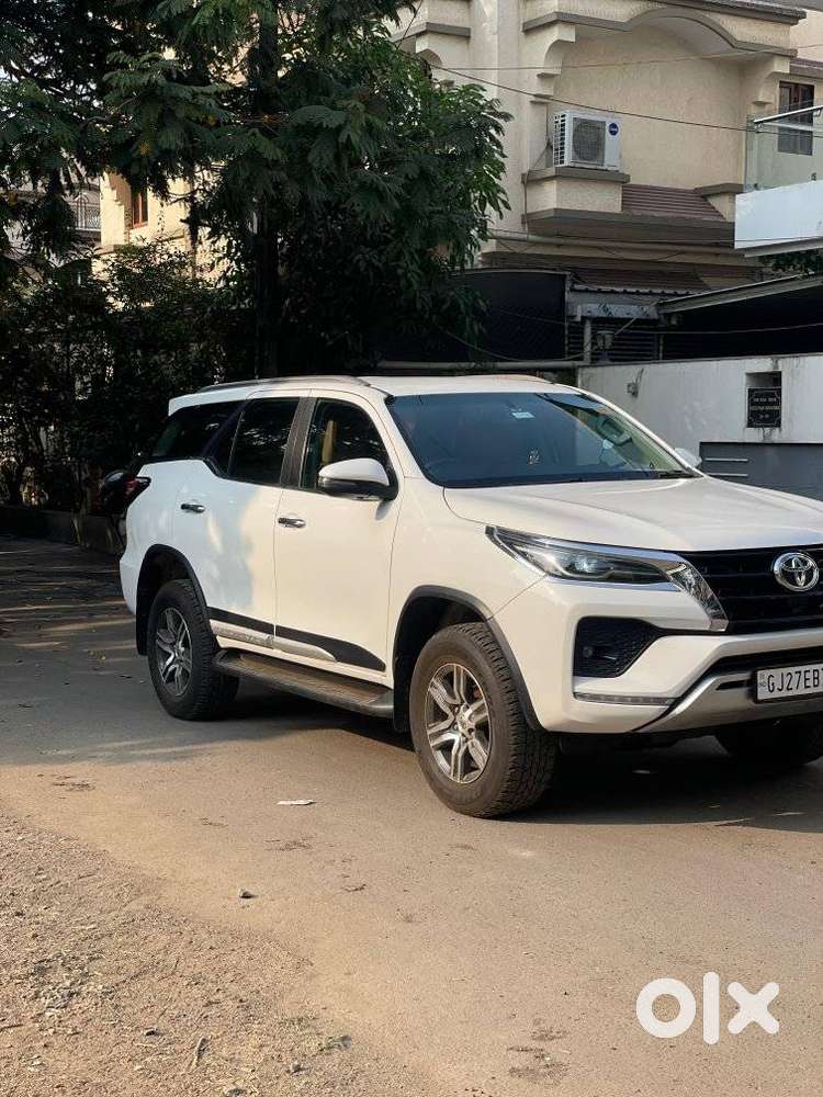 Toyota Fortuner [2021-ongoing] 2.8 2wd Diesel At, 2023, Diesel