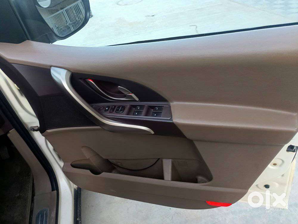 Mahindra Xuv500 2011-2015 W6 2wd, 2015, Diesel