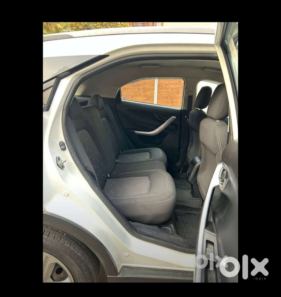 Tata Nexon 1.2 Revotron Xm Plus (s), 2023, Petrol