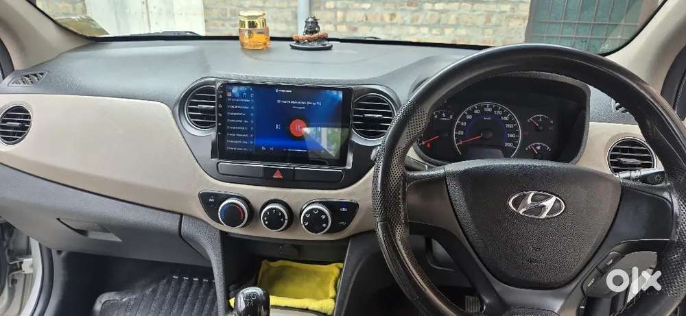 Teacher Driven Hyundai Grand I10 2017 Diesel.  Zero Depreciation Insur