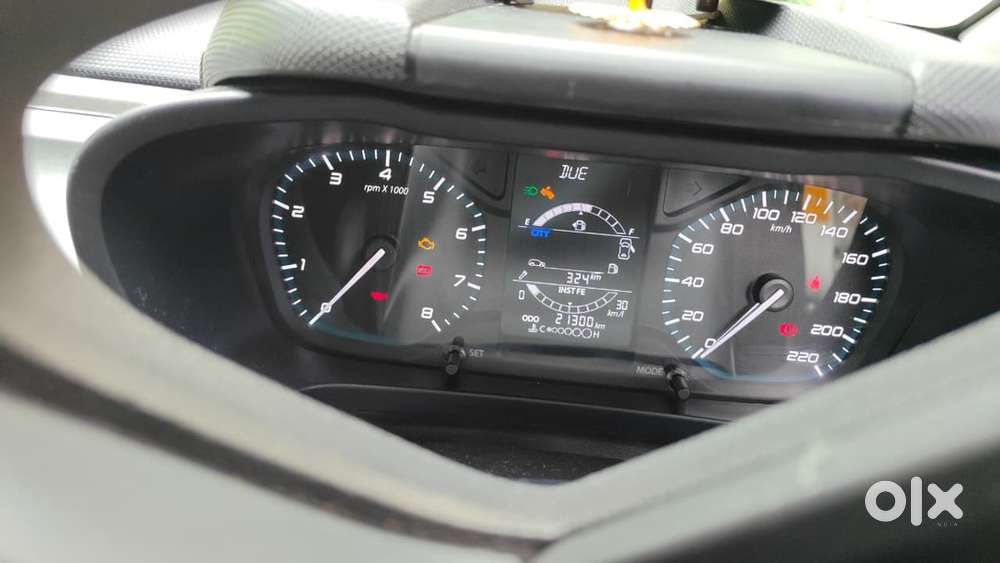 Tata Altroz Petrol 2021