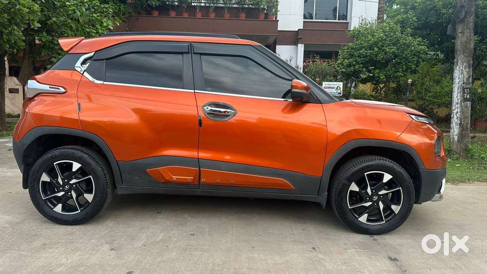 Tata Punch 1.2 Revotron Creative Dual Tone, 2022, Petrol