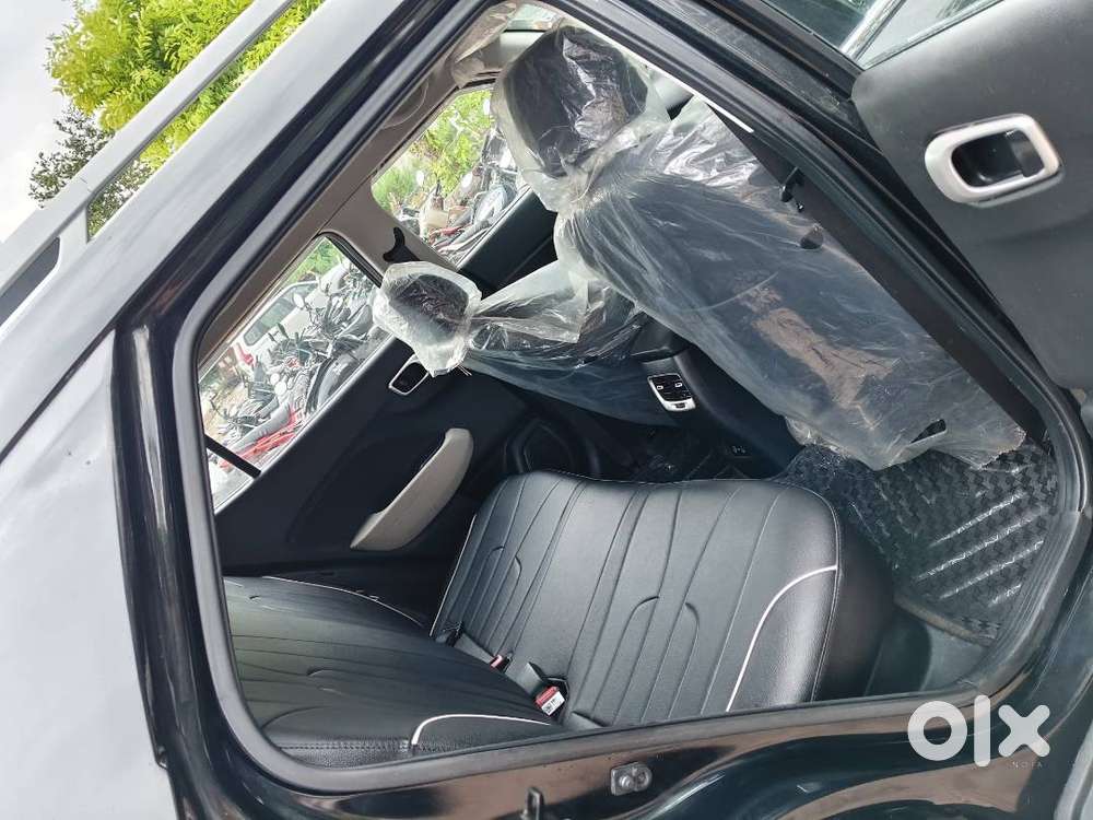 Model 28 March 2023 New Brand Hyundai Venue Car