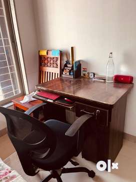 Office table and chair best sale set olx