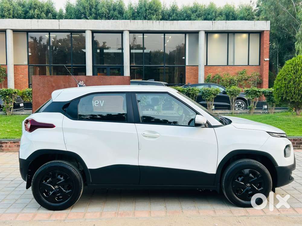 Tata Punch 1.2 Revotron Adventure Camo Rhythm Amt, 2025, Petrol