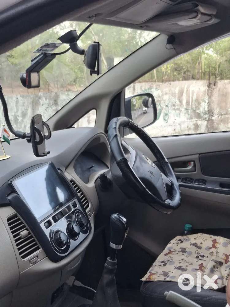 Toyota Innova V 2014