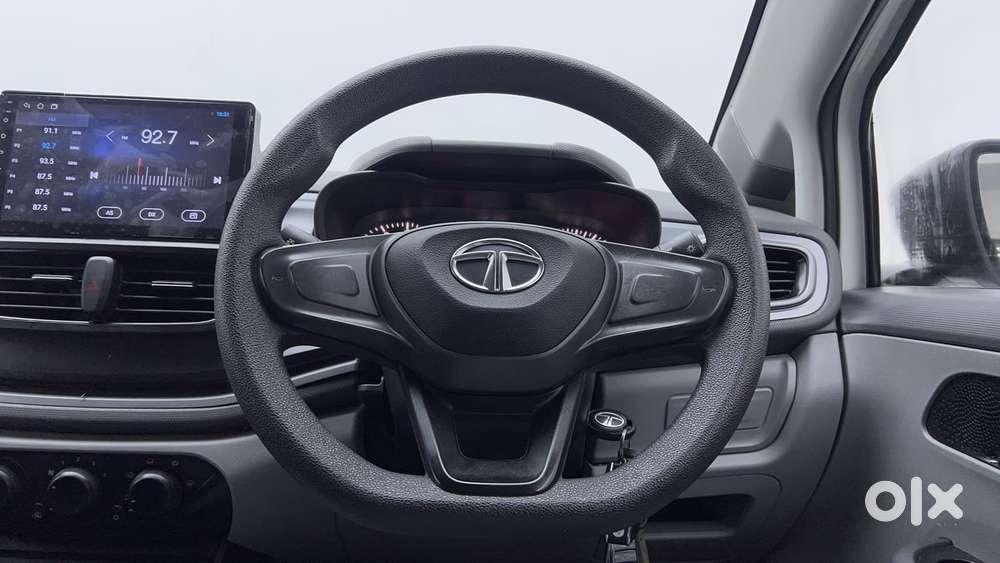 Tata Altroz 1.2 Xe, 2020, Petrol