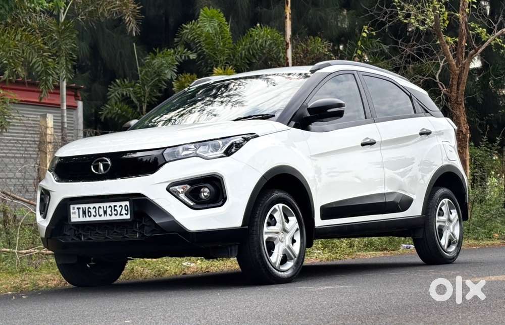 Tata Nexon, 2023, Petrol