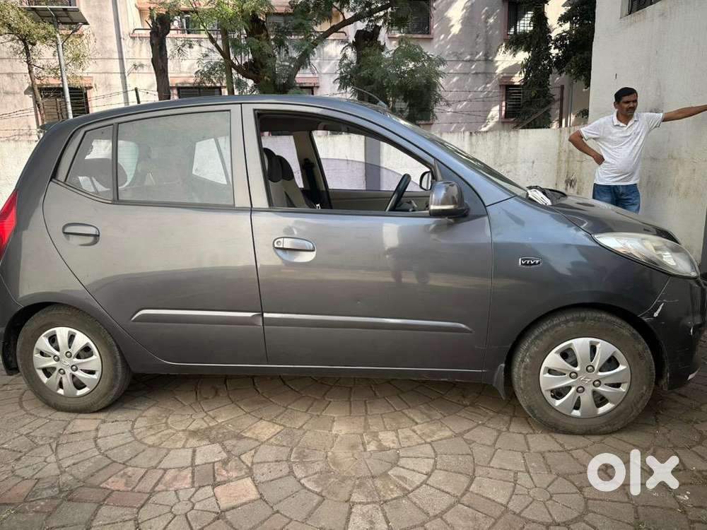 Urgent  Hyundai I10 2011 Cng & Hybrids Good Condition