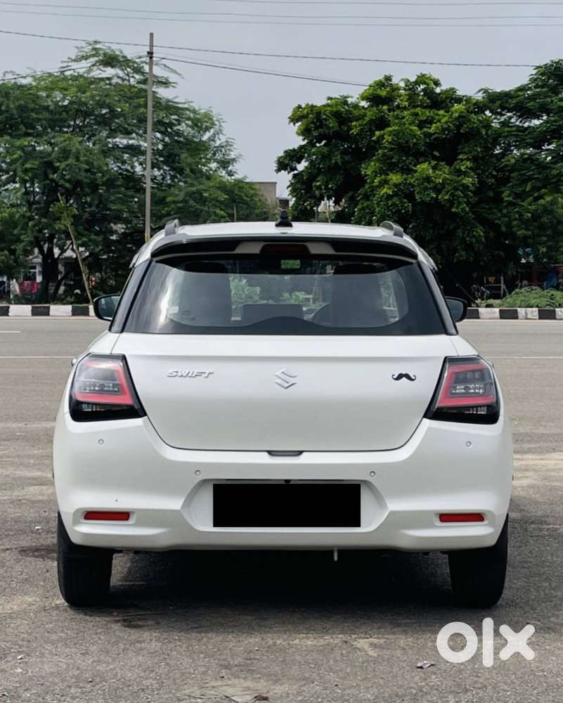 Maruti Suzuki Swift 1.2 Lxi (o), 2025, Petrol