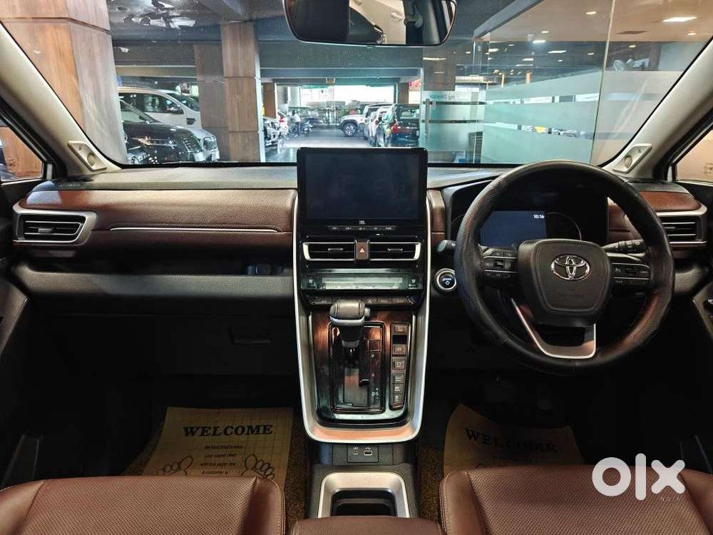 Toyota Innova Hycross 2.0 Zx (o) Hybrid 7 Str, 2024, Petrol