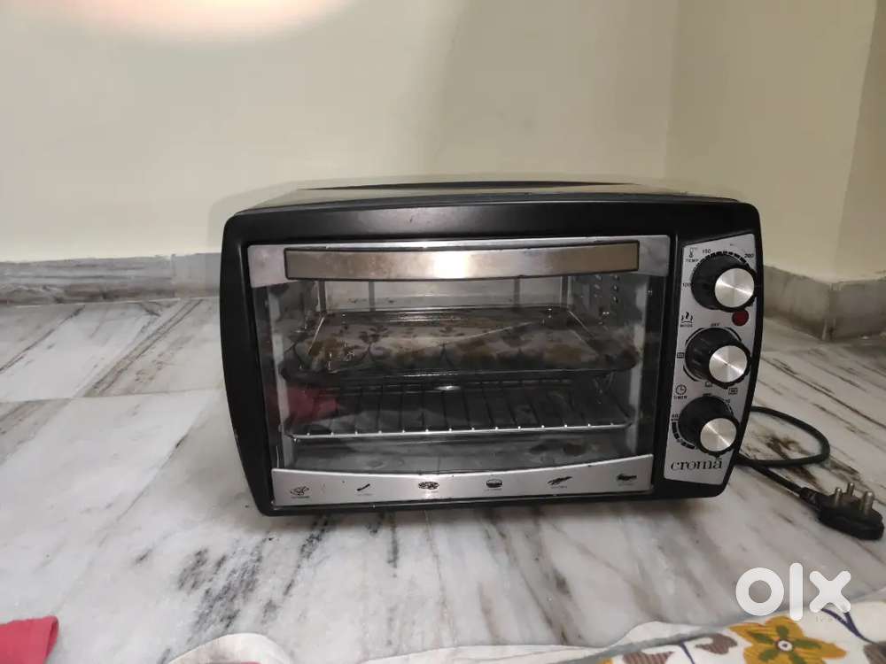 CROMA Oven Toaster Grill OTG with Convection and Motorized Rotisserie