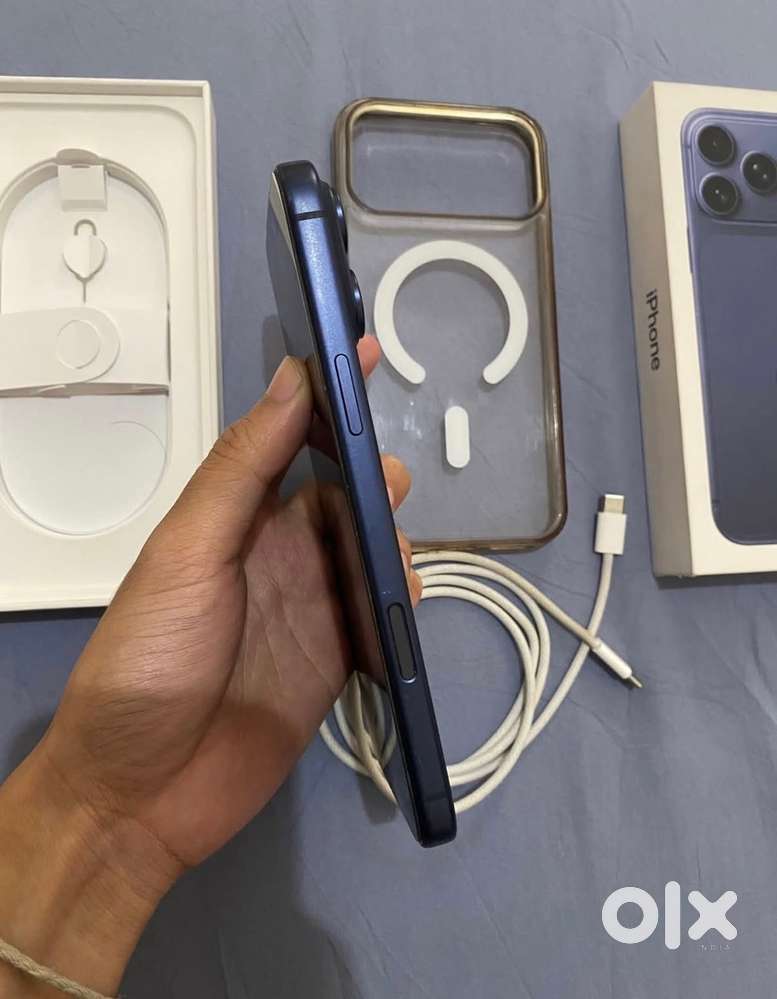I phone 17 pro blue colour 100% battery health