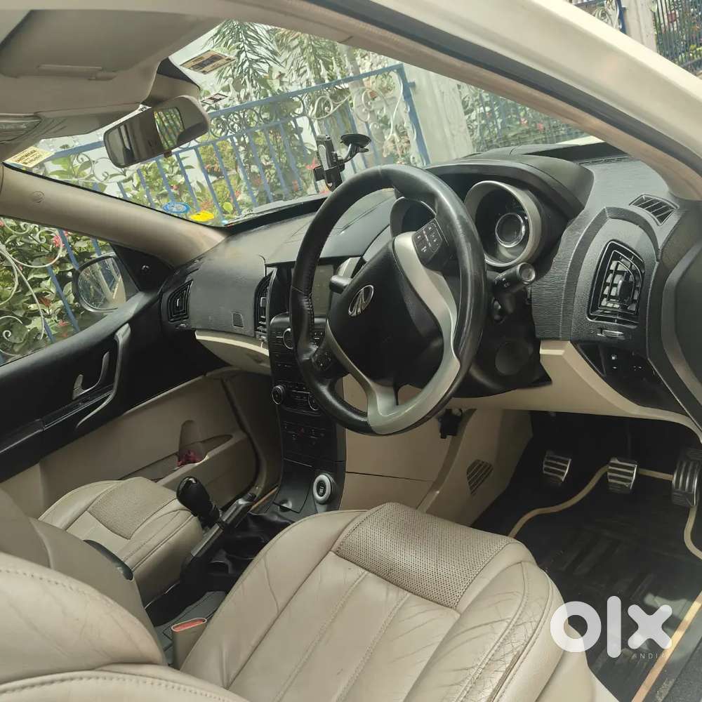 Mahindra XUV500 Diesel 2016 single hand drive car