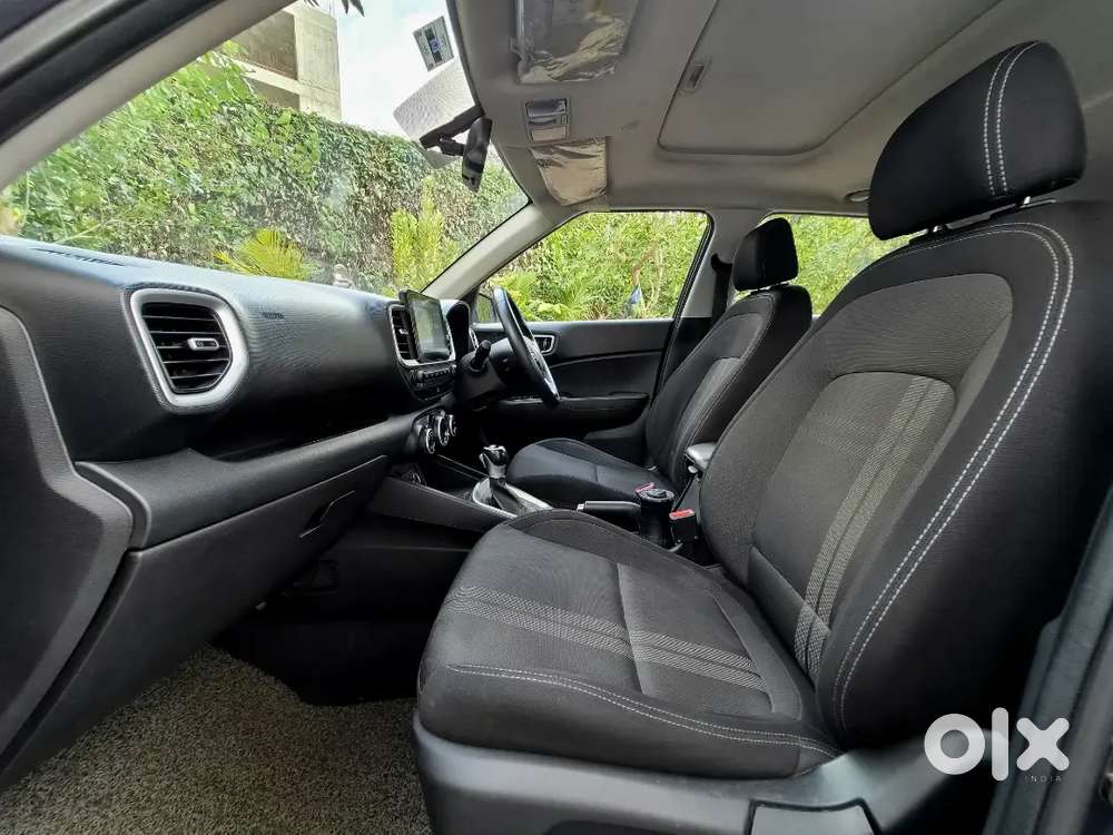 Hyundai Venue 2020 Petrol Well Maintained Brand New Tyres