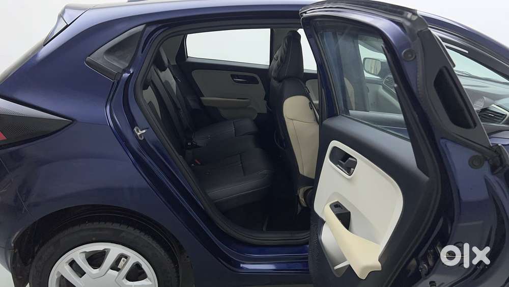 Tata Altroz 1.2 Xza Petrol Dct, 2025, Petrol