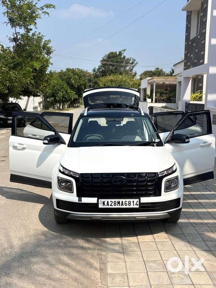 Hyundai Venue 1.2 S (o), 2024, Petrol
