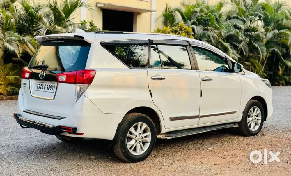 Toyota Innova Crysta 2023 Diesel 140000 Km Driven