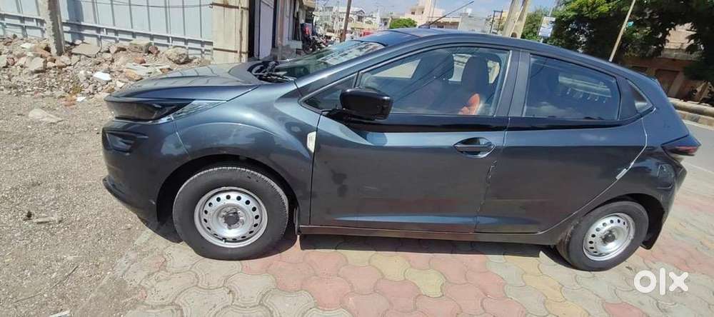 Tata Altroz Cng & Hybrids Well Maintained