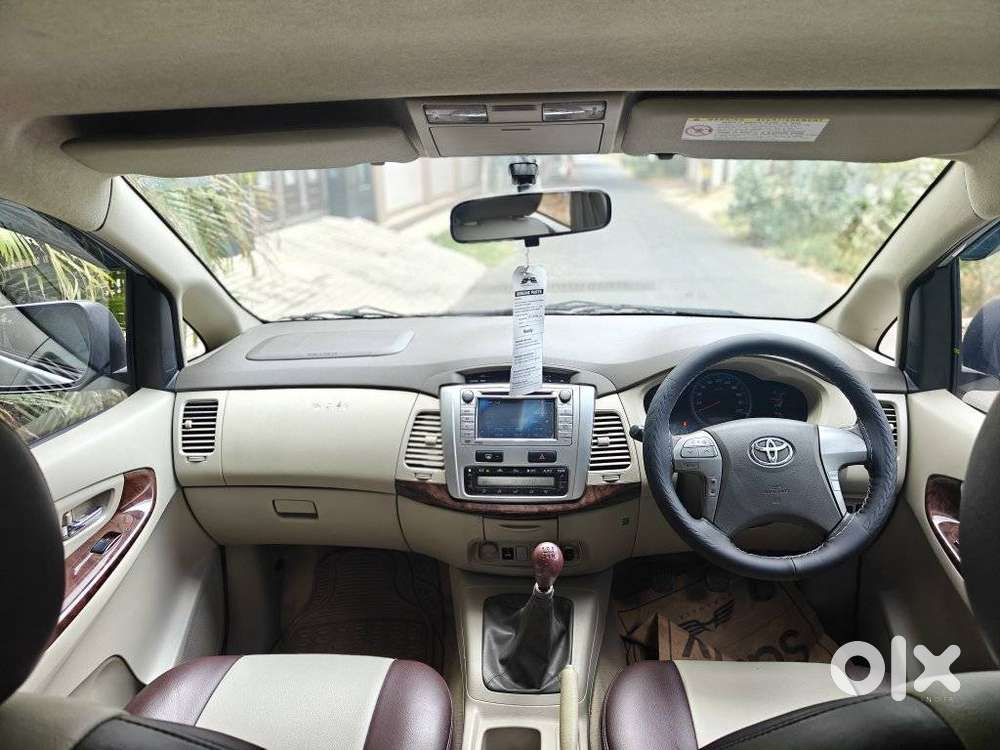Toyota Innova 2.5 Vx (diesel) 8 Seater Bs Iv, 2013, Diesel