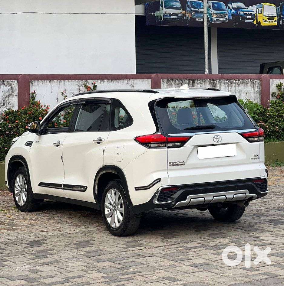Toyota Innova Hycross 2.0 Vx Hybrid 7 Str, 2024, Petrol