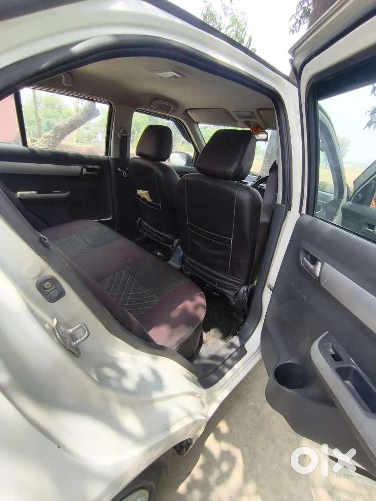 Gadi Bilkul Ok Condition Mein Hai Aur 4 Tyre New H .