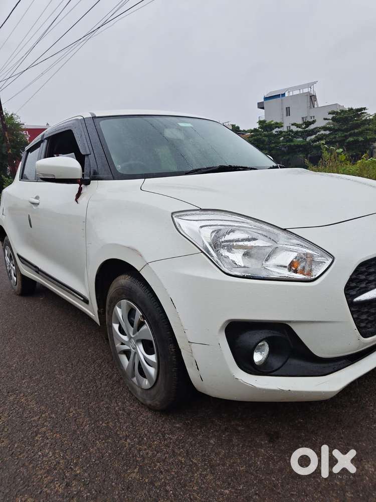 Maruti Suzuki Swift Vxi + Manual, 2022, Petrol