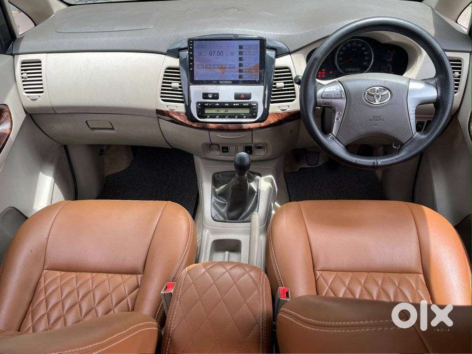 Toyota Innova 2.0 Gx (petrol) 8 Seater Bs Iv, 2014, Diesel