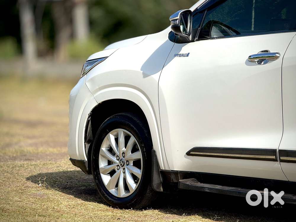 Toyota Innova Hycross 2.0 Vx Hybrid 8 Str, 2024, Petrol