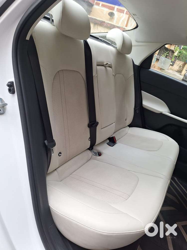 Hyundai Verna 1.5 Sx (o) Vtvt Ivt, 2023, Petrol