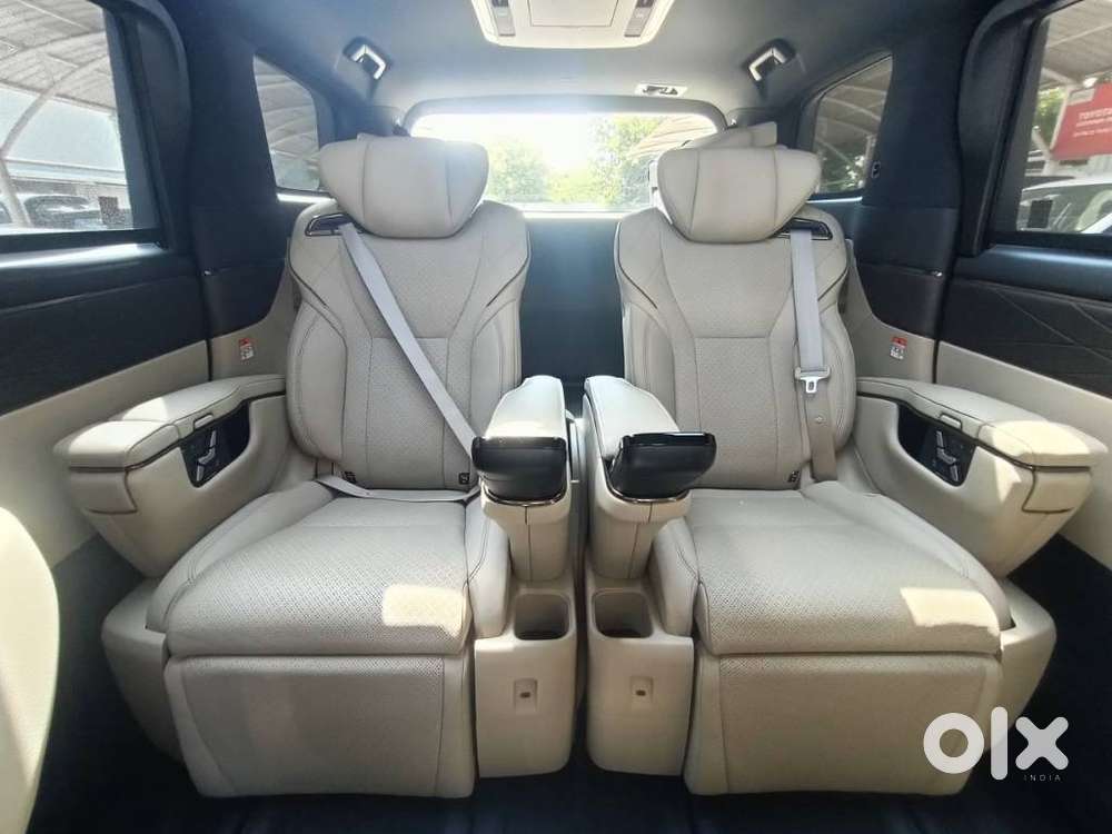 Toyota Vellfire Vip – Executive Lounge, 2024, Petrol