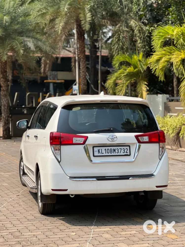 Innova Crysta White 2.4 G Mannual
