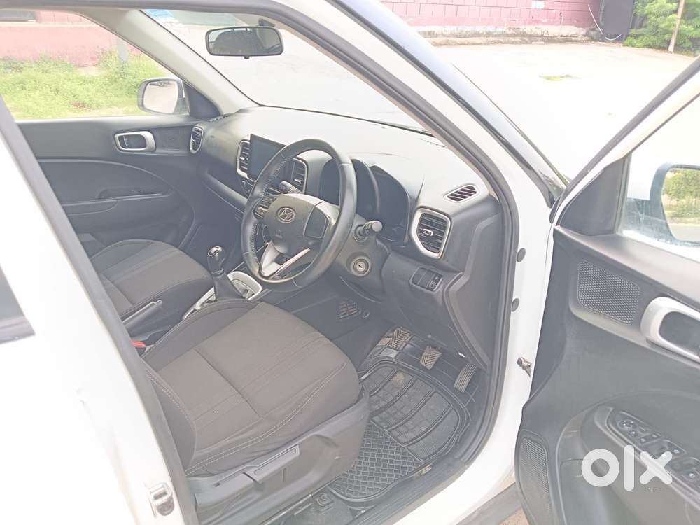 Hyundai Venue 1.2 S Plus, 2020, Petrol