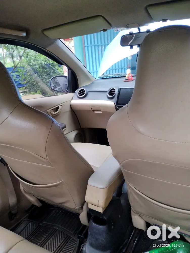Honda Brio Petrol Mt 2012