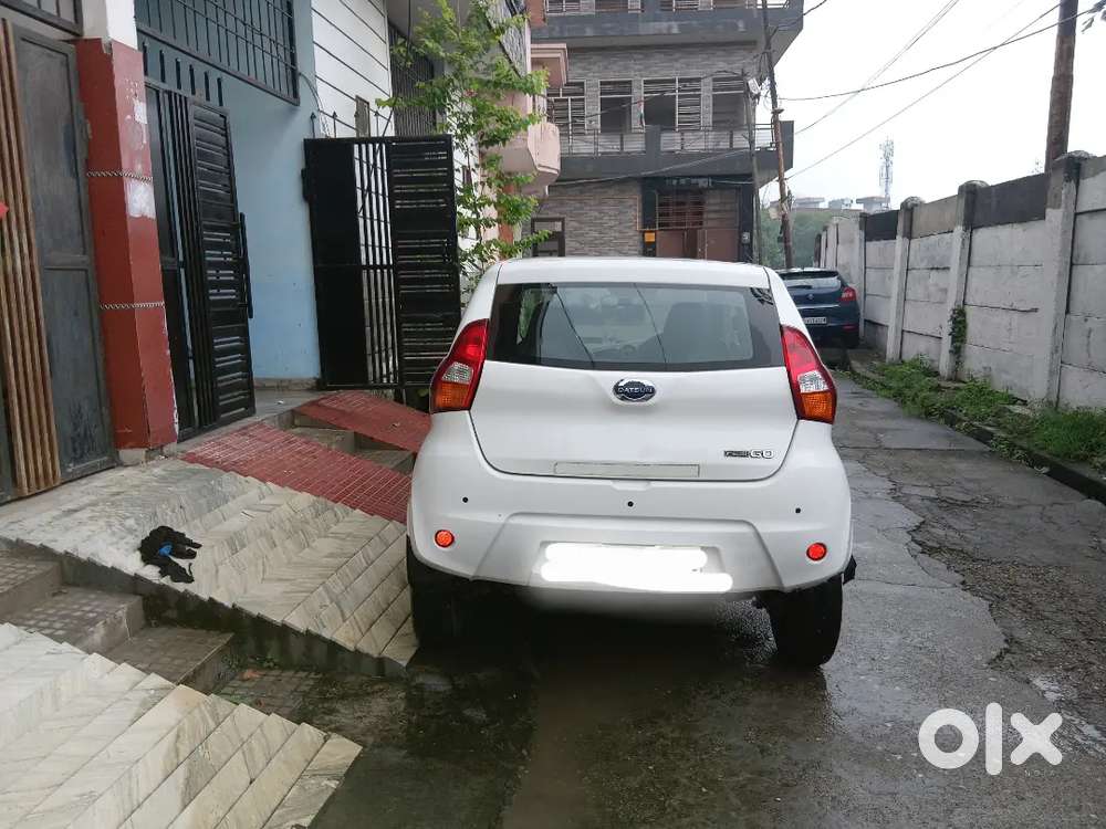 Almost Unused  ,16731 Km,98%टायर,26 Km/लीटर,doctor's Datson Redigo Car