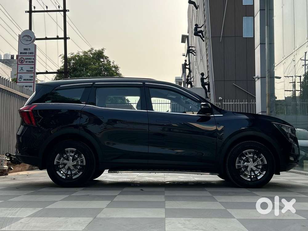 Mahindra Xuv700 Mx Petrol Mt 5 Str (e), 2024, Petrol