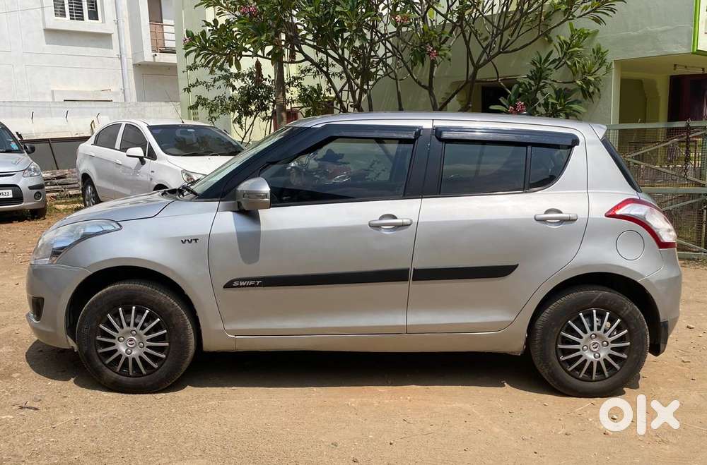 Maruti Suzuki Swift Vxi + Manual, 2012, Petrol