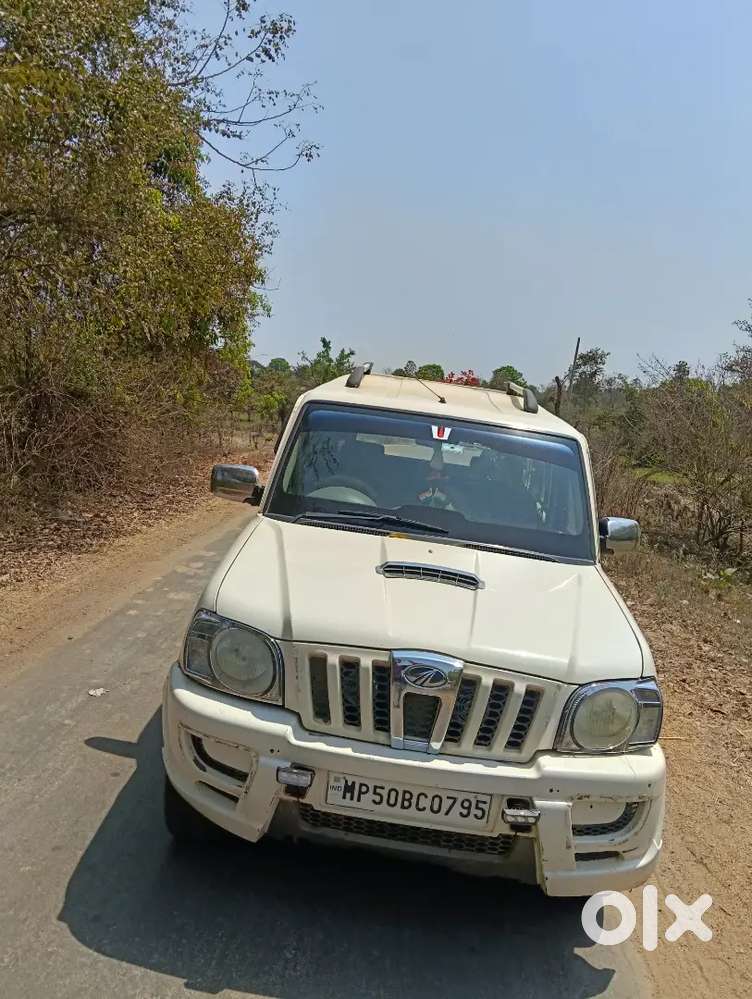 Ymahindra Scorpio 2013