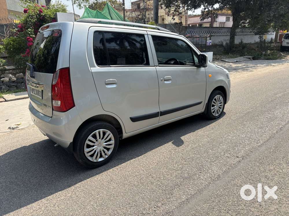 Maruti Suzuki Wagon R Vxi Amt, 2017, Petrol
