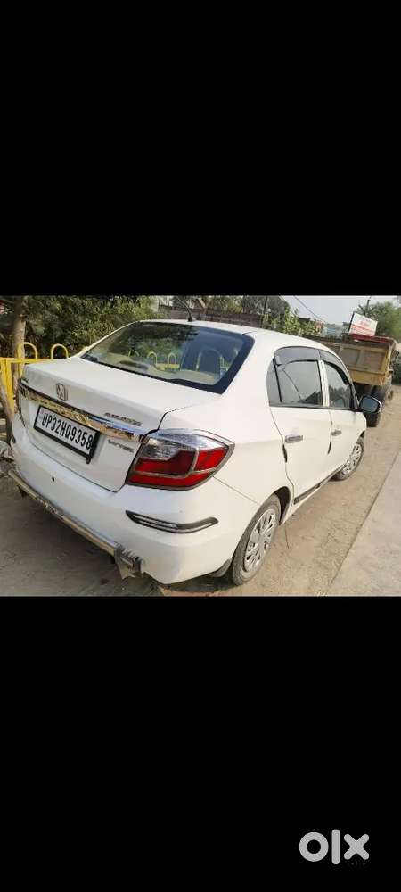 Honda Amaze V Petrol 10th Year