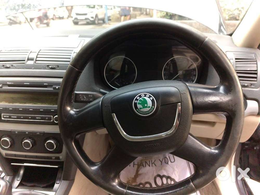 Skoda Laura 1.8 Tsi Ambiente, 2011, Petrol