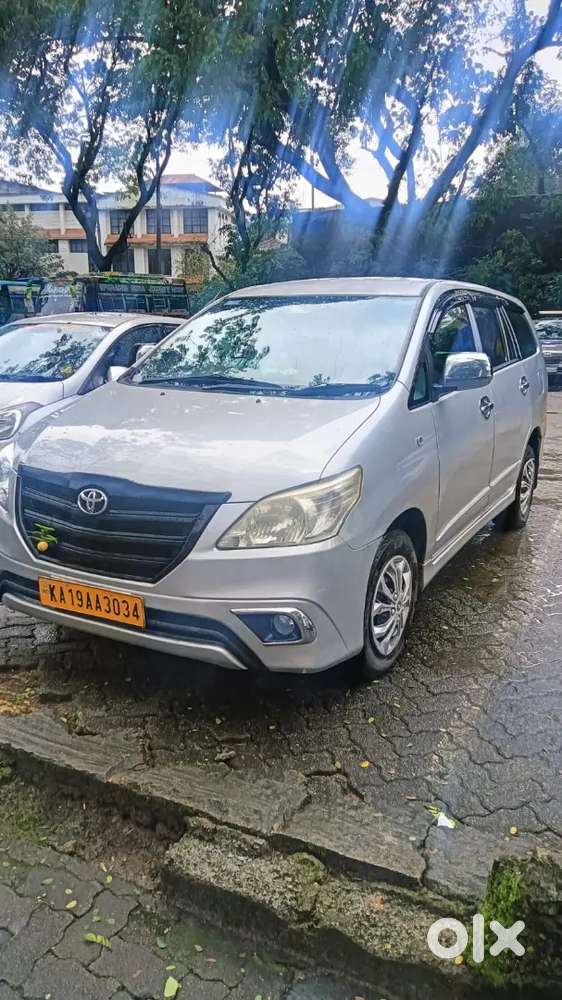 Toyota Innova 2014