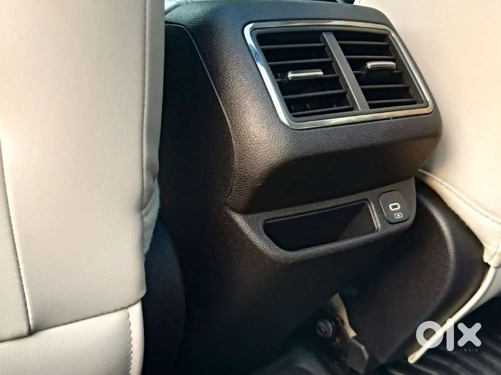 Mahindra Xuv700 Ax7 Luxury Pack Awd, 2025, Petrol
