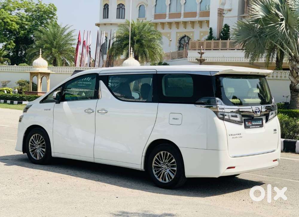 Toyota Vellfire Vip &ndash; Executive Lounge, 2023, Cng & Hybrids