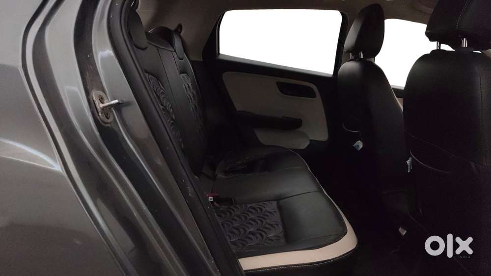 Tata Altroz 1.2 Xt, 2022, Petrol