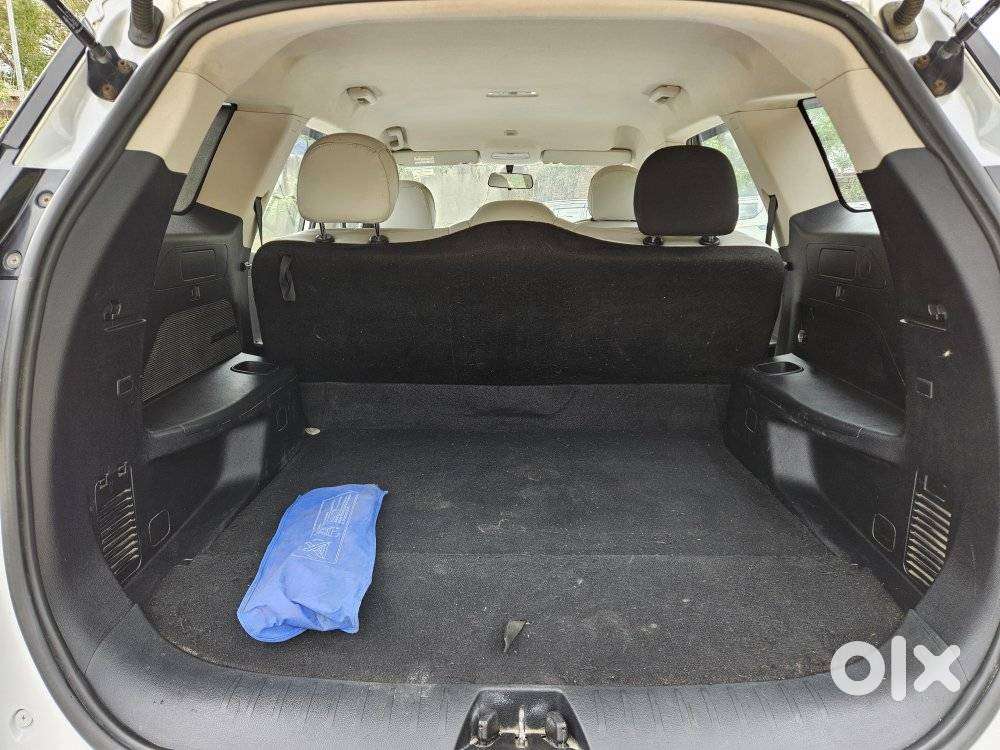 Mahindra Xuv700 2.2 Mx Diesel Mt 5 Str, 2023, Diesel