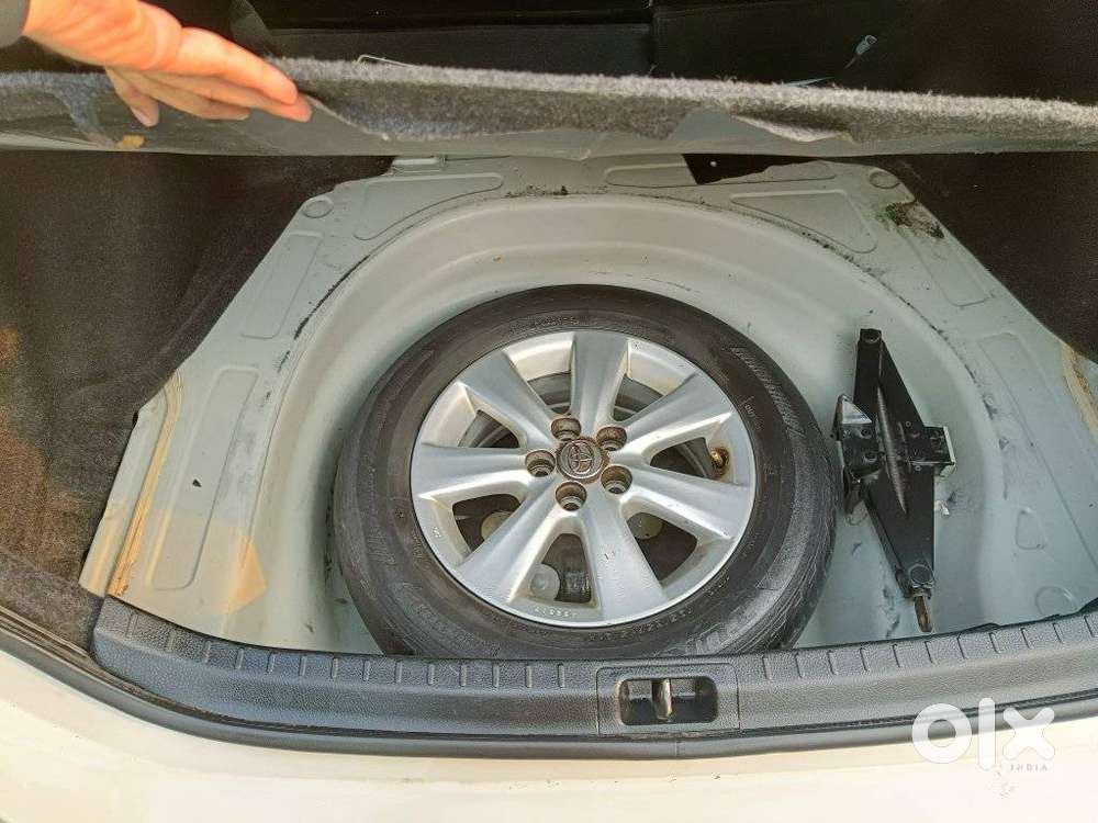 Toyota Corolla Altis G Hv At, 2015, Petrol