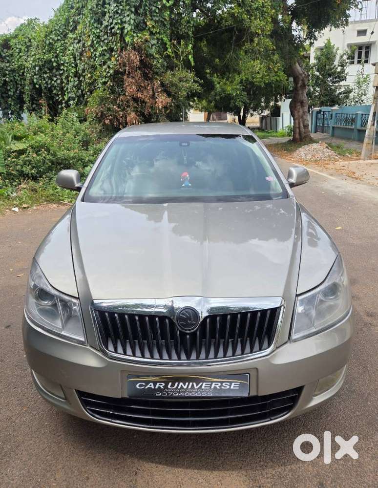 Skoda Laura Ambiente 2.0 Tdi Cr Automatic, 2010, Diesel